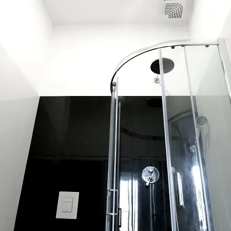 Nik House * Roma